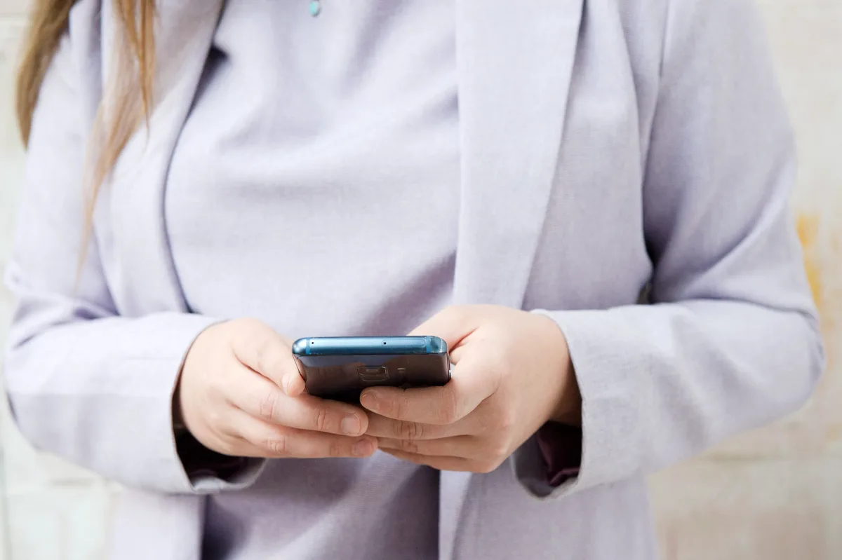 Vrouw met telefoon